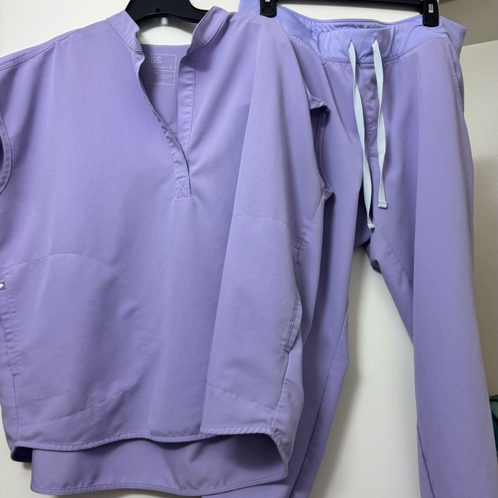 FIGS Lavender Dew Scrub Set – Rafaela Oversized Top XL + Zamora Joggers XL